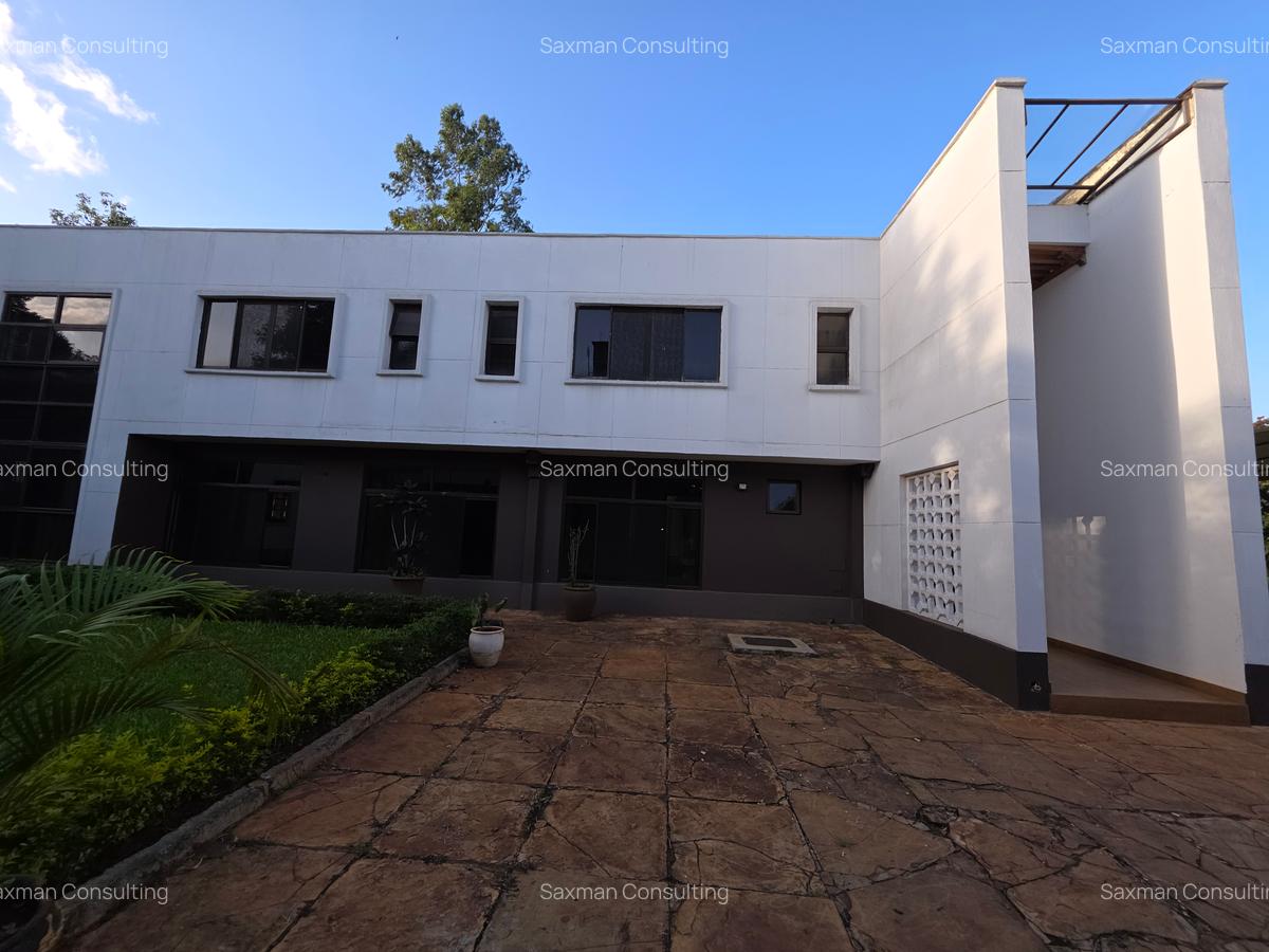 5 Bed Villa with En Suite in Runda - 13