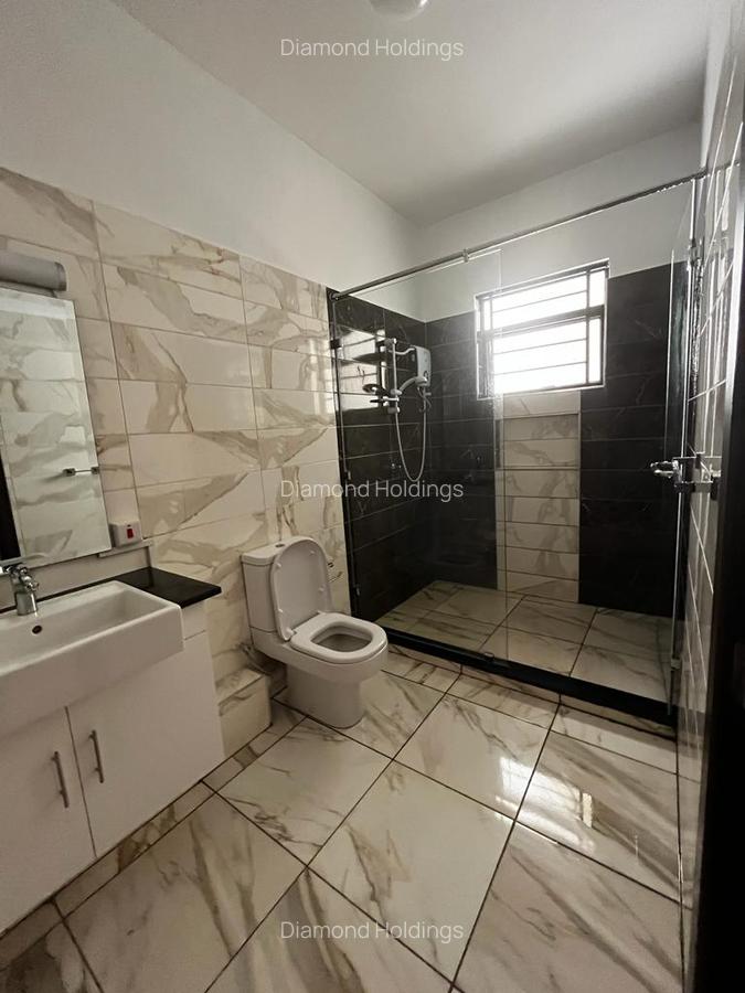 3 Bed Apartment with En Suite at Parklands - 8