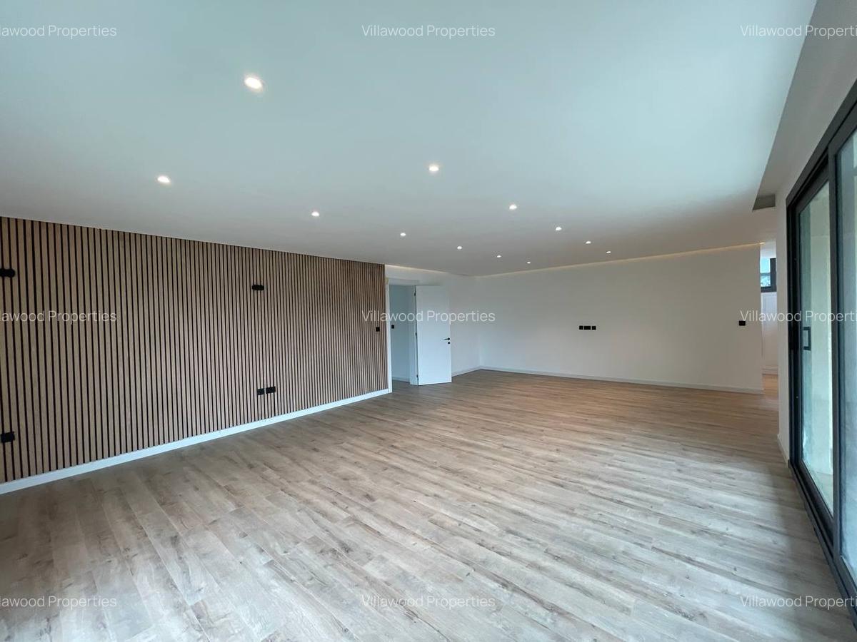 5 Bed Villa with En Suite in Lavington - 2