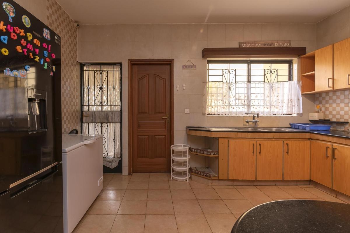 Furnished 3 Bed Apartment with En Suite in Kileleshwa - 6