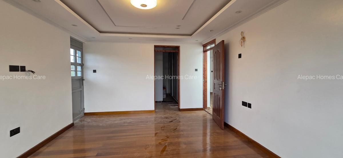 5 Bed House with En Suite at Varsityville Estate - 12