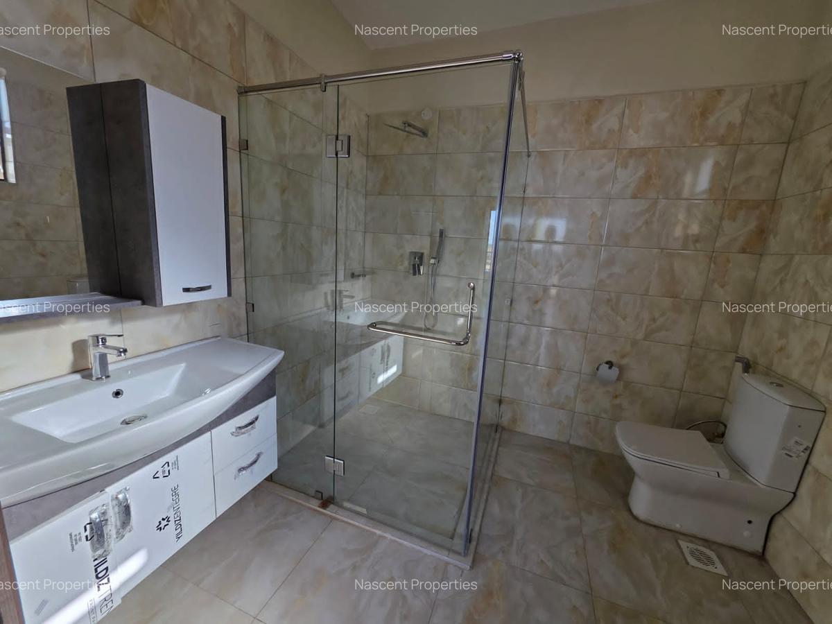 5 Bed Apartment with En Suite in Parklands - 3