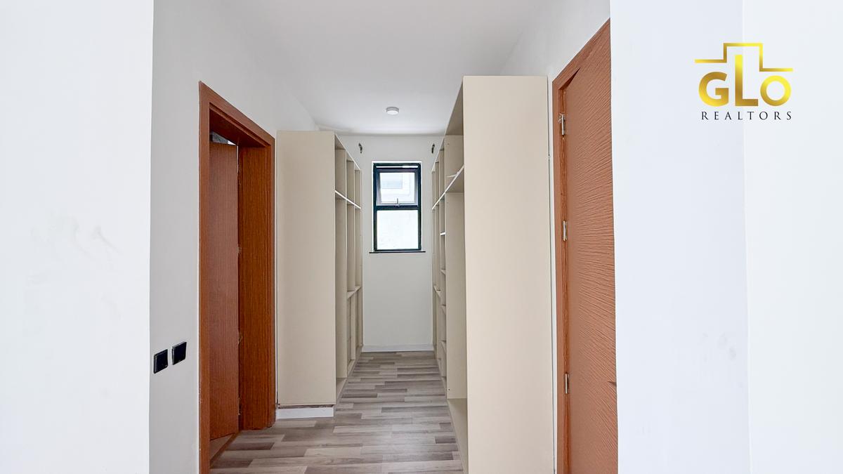 5 Bed Villa with En Suite in Lavington - 17