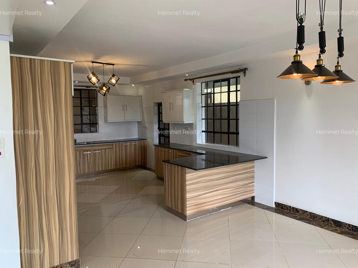 5 Bed Townhouse with En Suite in Kitisuru - 9