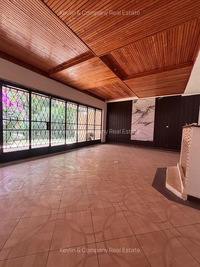 4 Bed House with Garden in Riverside - 16