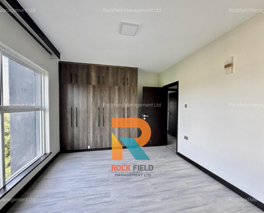 3 Bed Apartment with En Suite in Riverside - 19