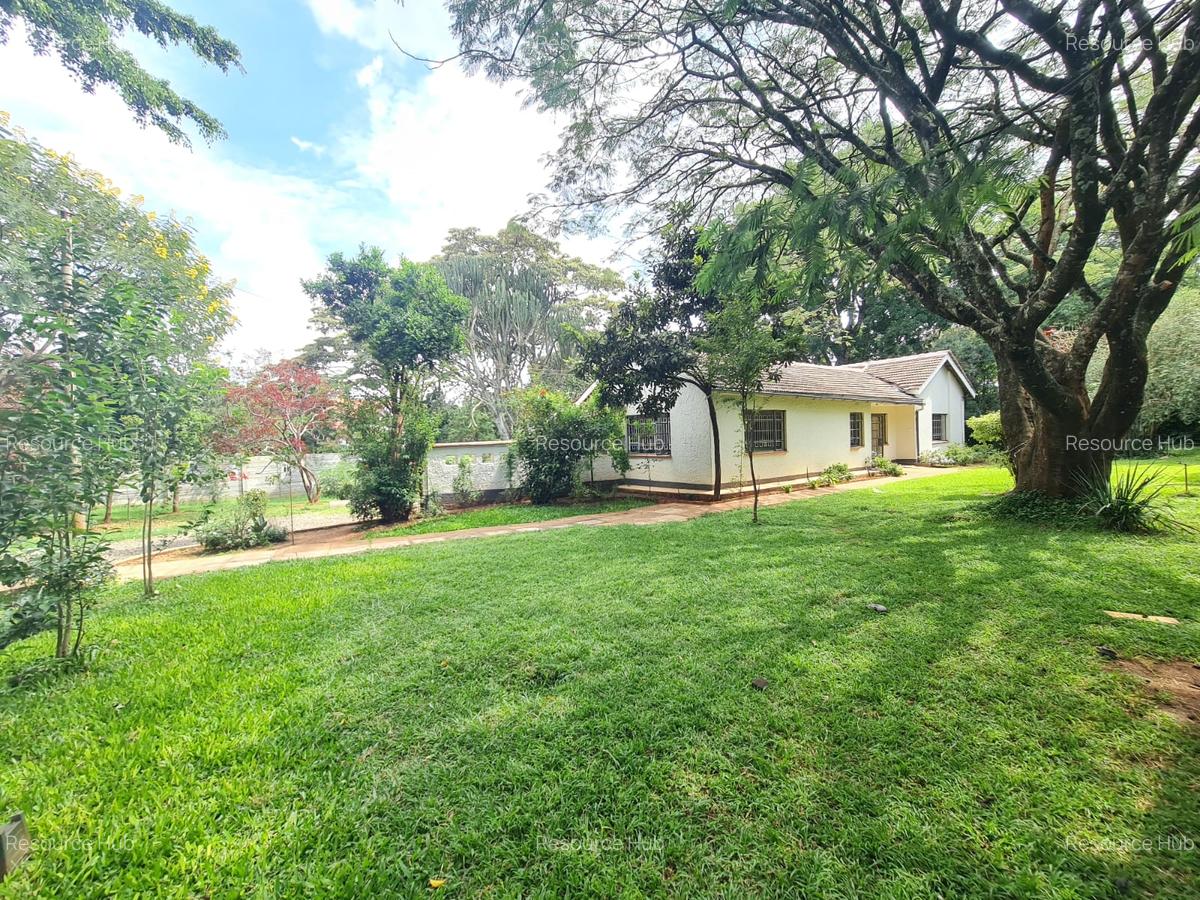 3 Bed House with En Suite at Bomas Area - 2
