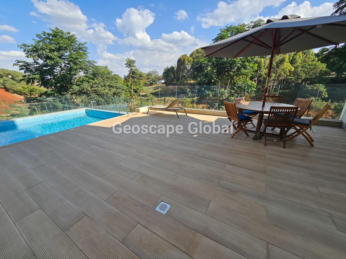 3 Bed Apartment with En Suite in Riverside - 3