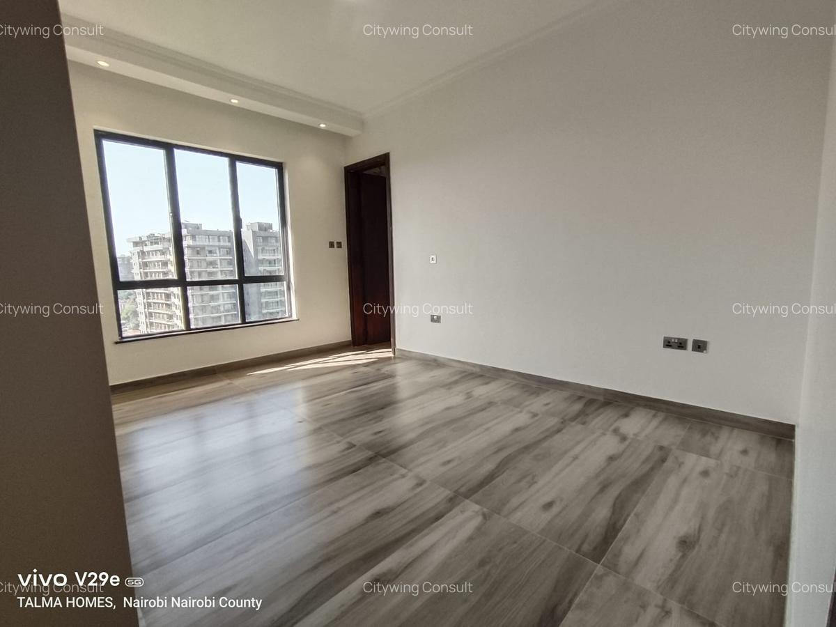 2 Bed Apartment with En Suite at Brookside - 13