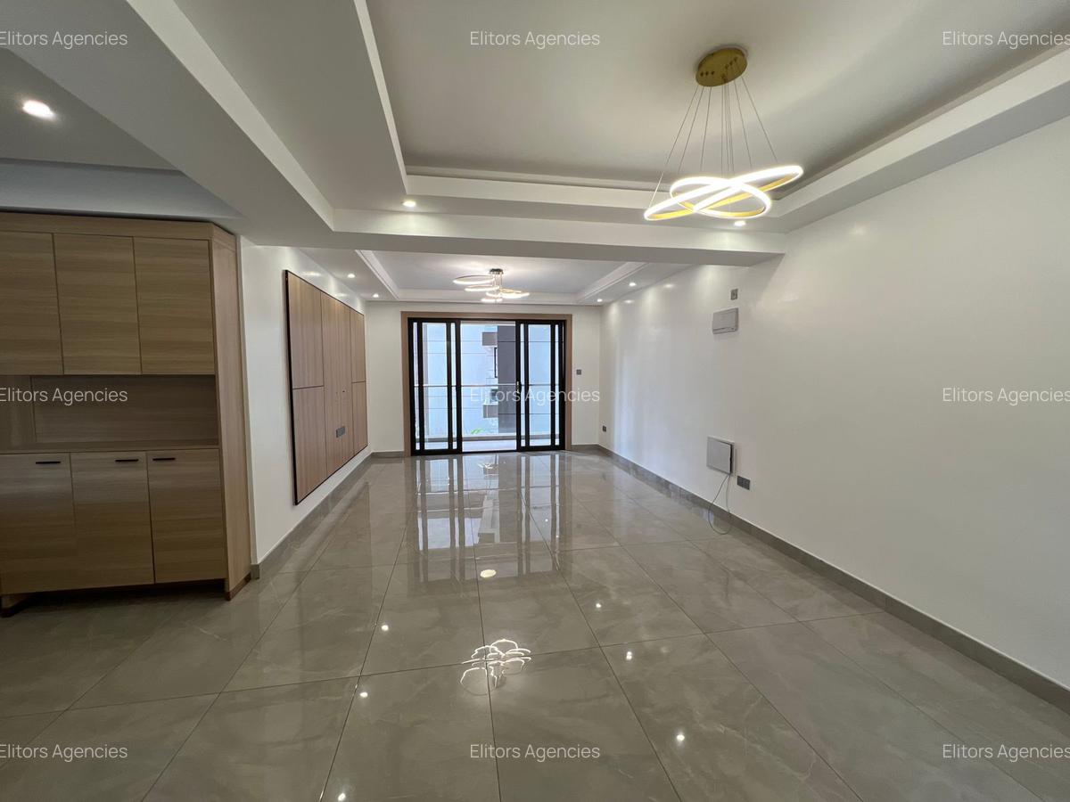3 Bed Apartment with En Suite at Riverside Dr - 6