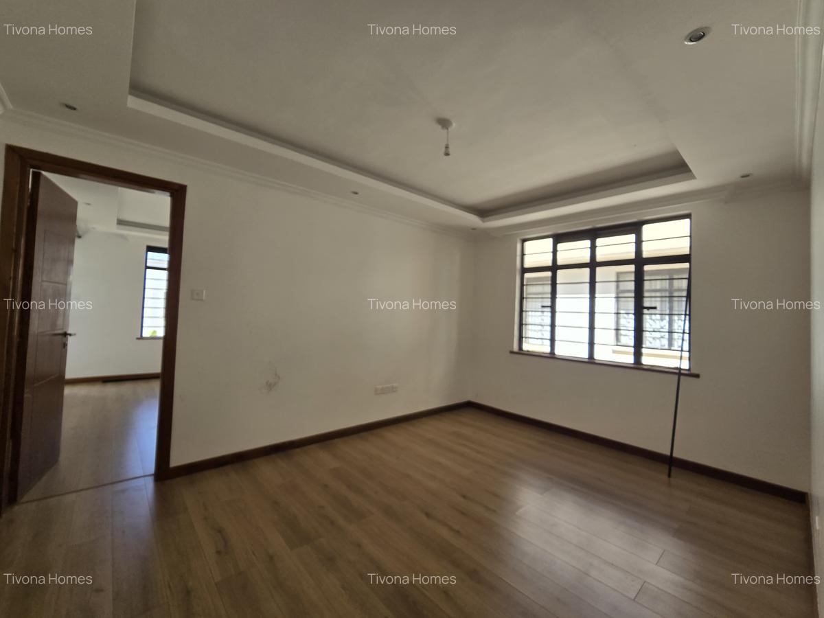 4 Bed House with En Suite in Membley - 7