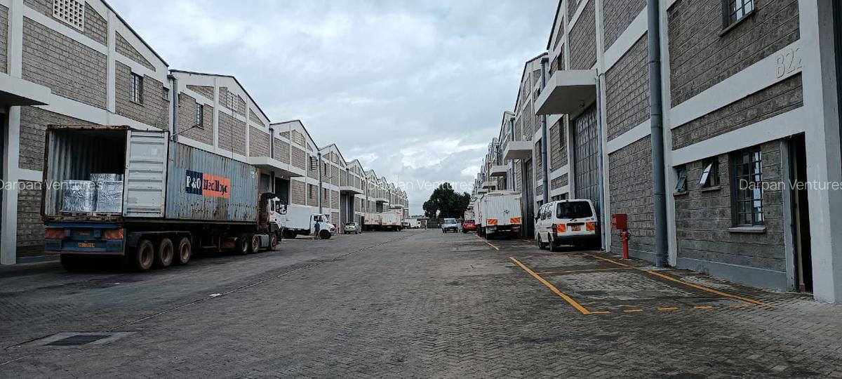 8,700 ft² Warehouse with Parking in Ruaraka - 1