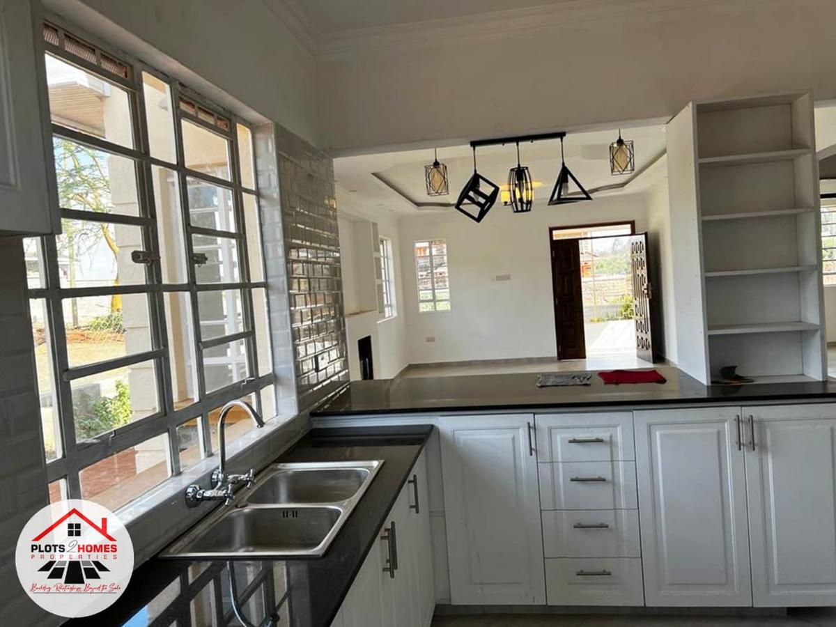 3 Bed House with En Suite at Rosegate 2B Estate - 6