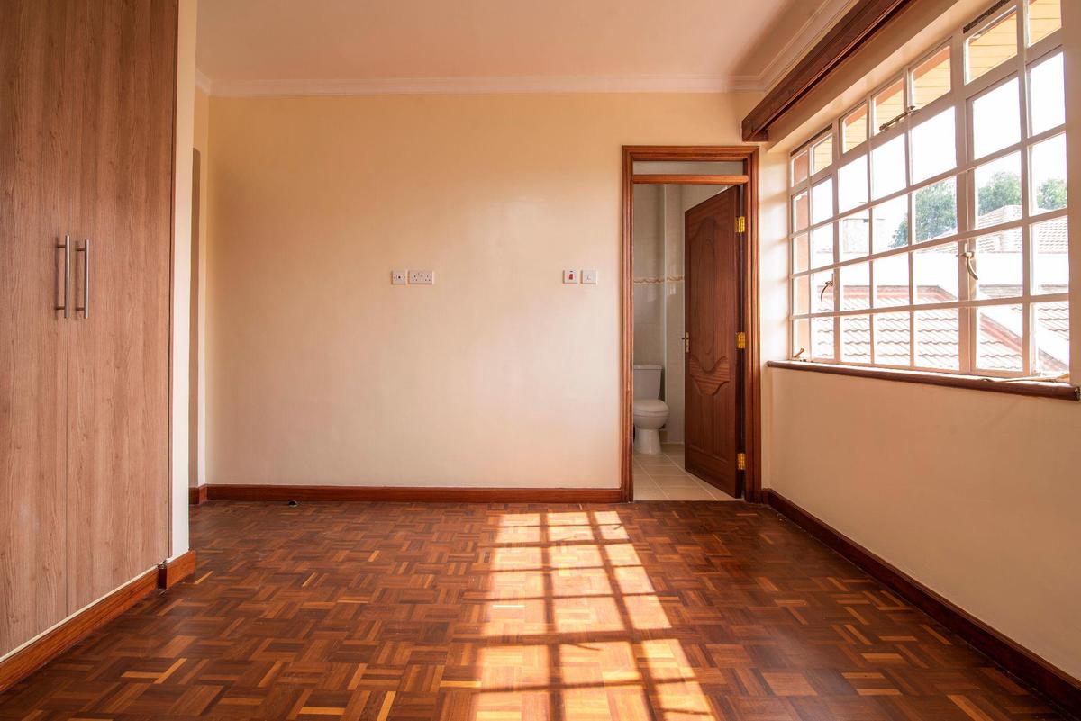 4 Bed Townhouse with Garden in Kiambu Road - 12