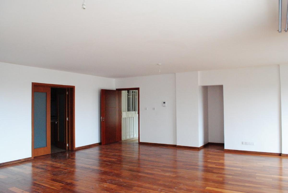 4 Bed Apartment with En Suite in Lavington - 6