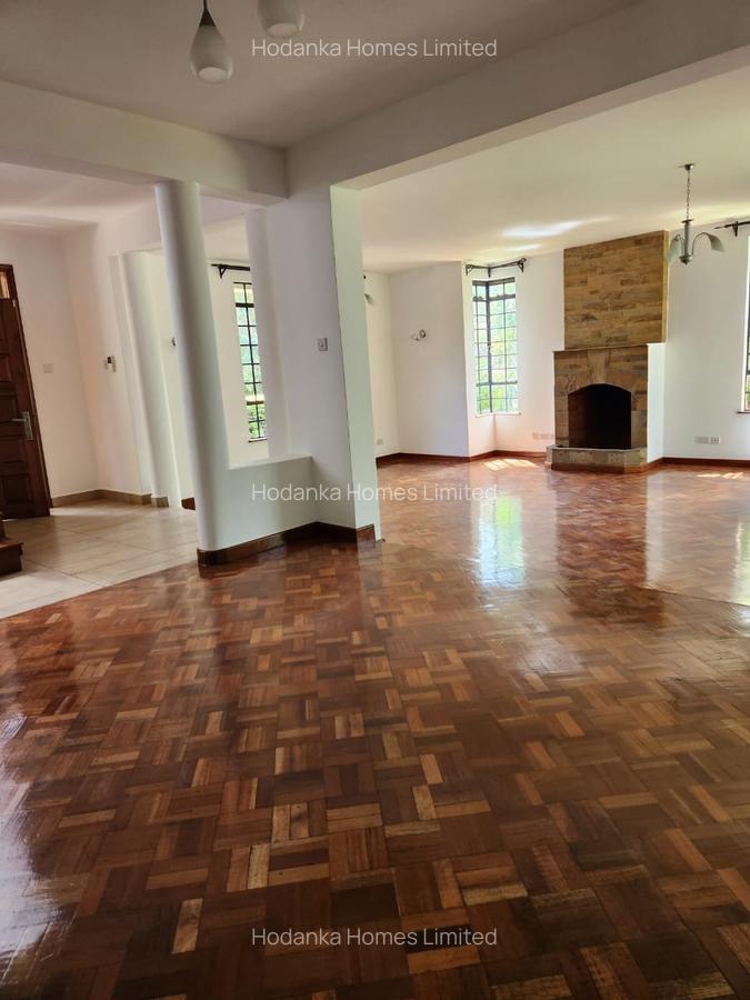 5 Bed Townhouse with En Suite in Lavington - 12