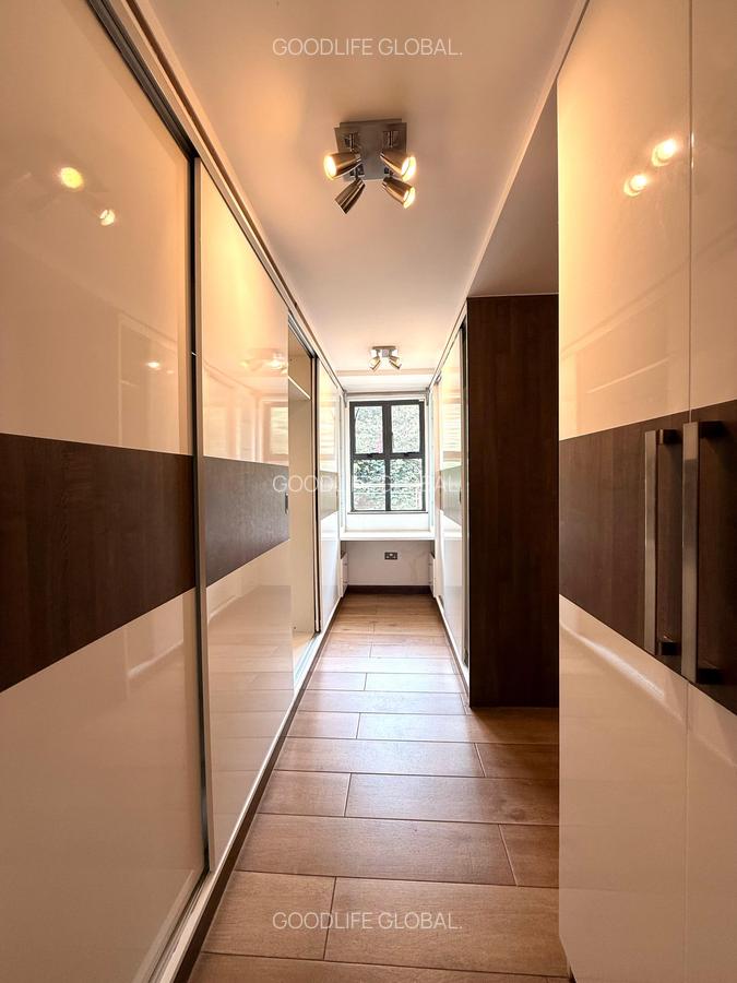 5 Bed Villa with En Suite at Lavington - 17