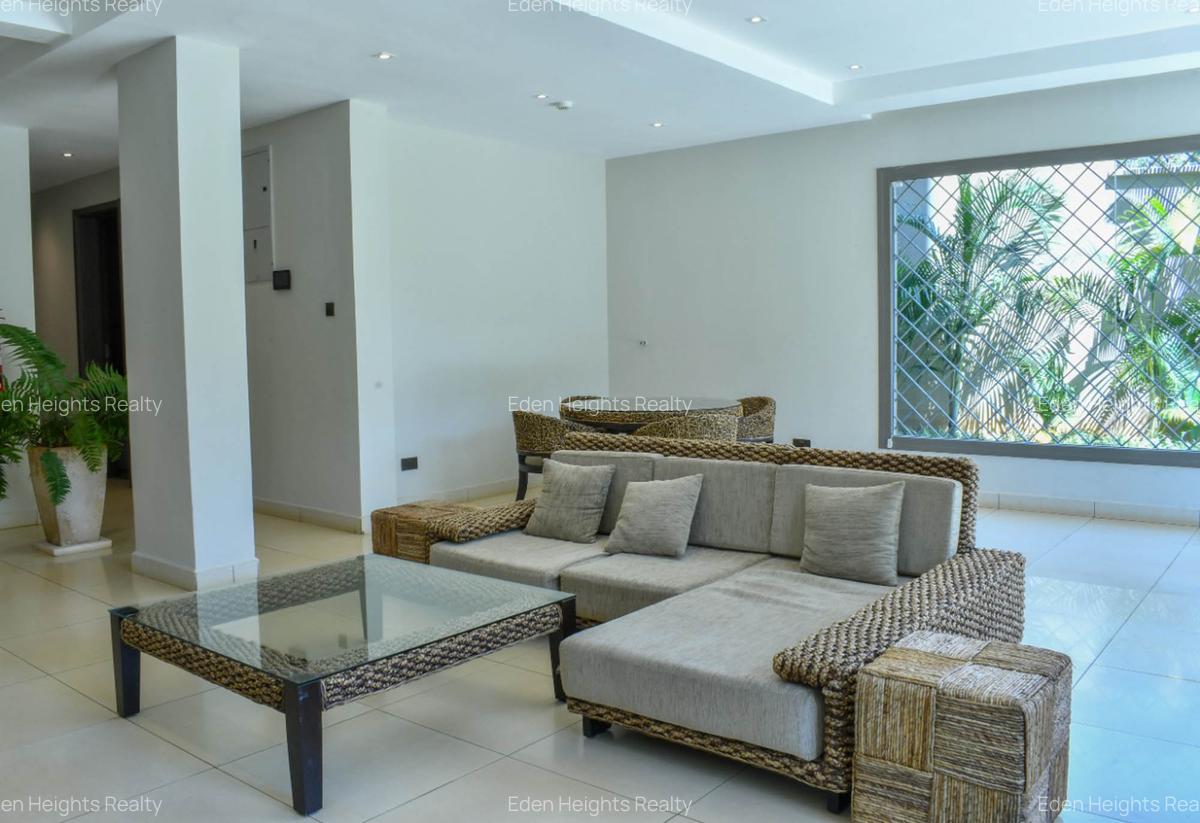 Furnished 3 Bed Apartment with En Suite in Riverside - 13