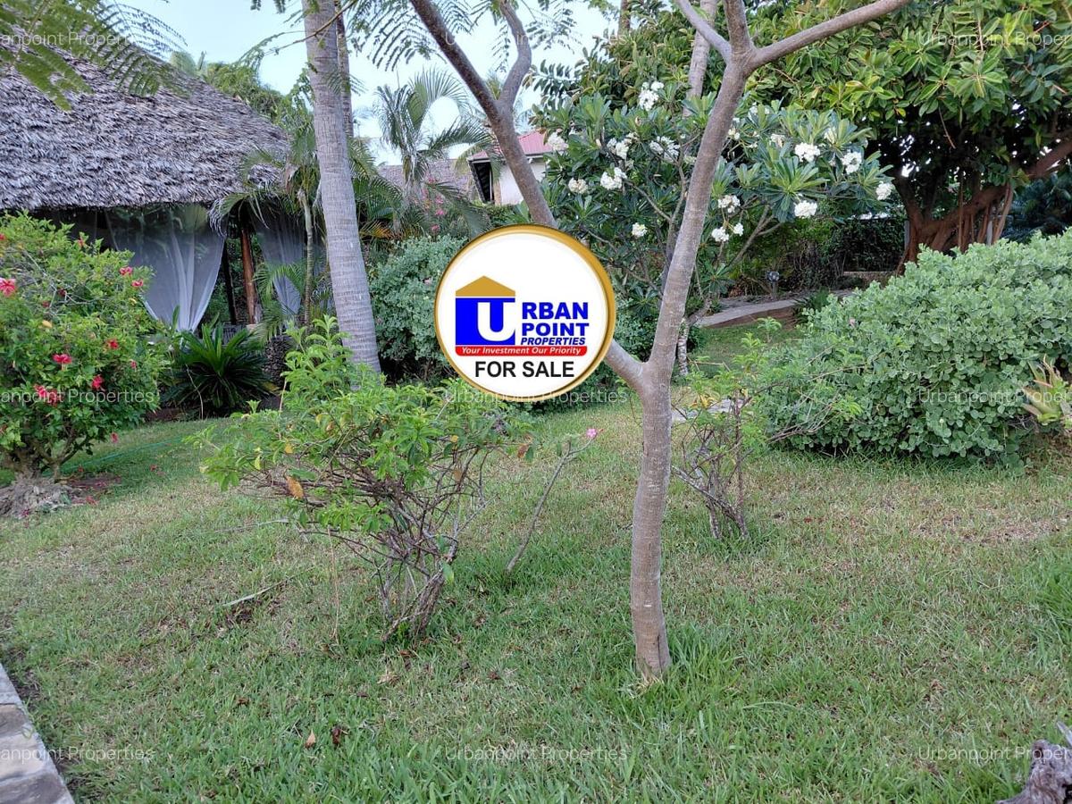 4 Bed Villa with En Suite in Watamu - 15