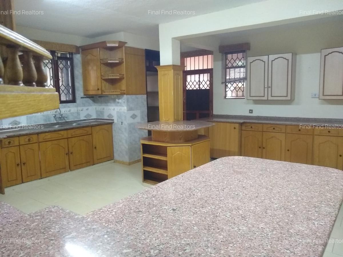 5 Bed House with Staff Quarters in Runda - 4