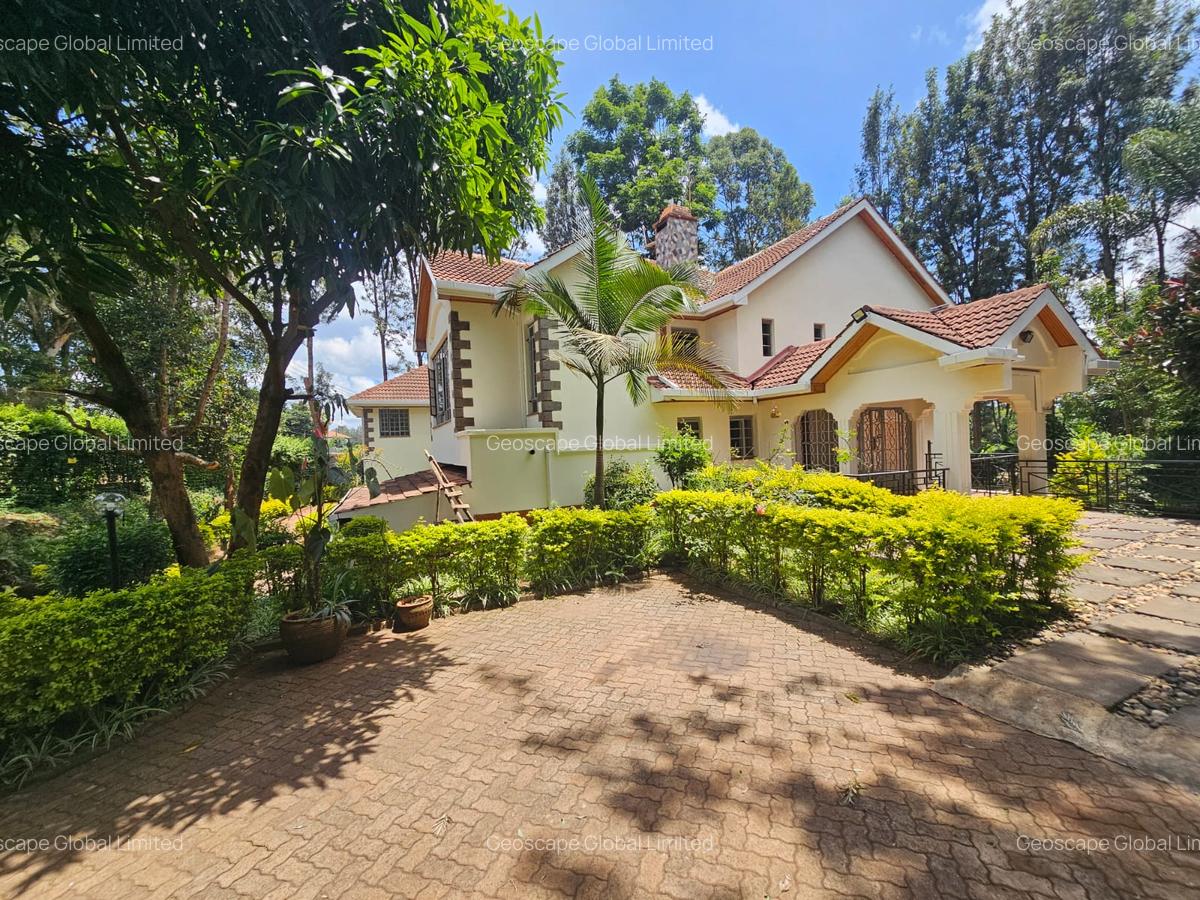 5 Bed House with En Suite in Runda - 2