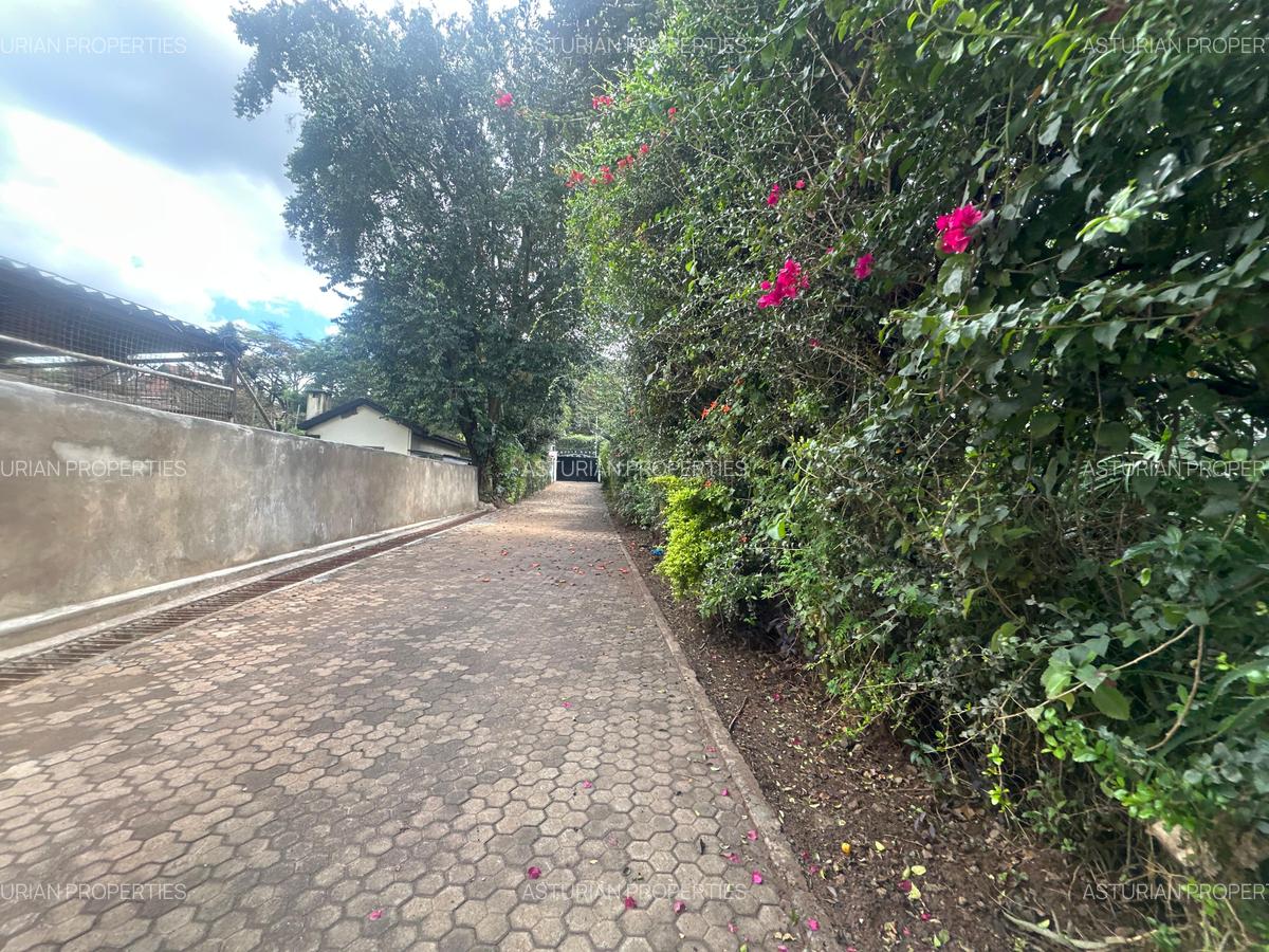 4 Bed Villa with En Suite in Lavington - 11