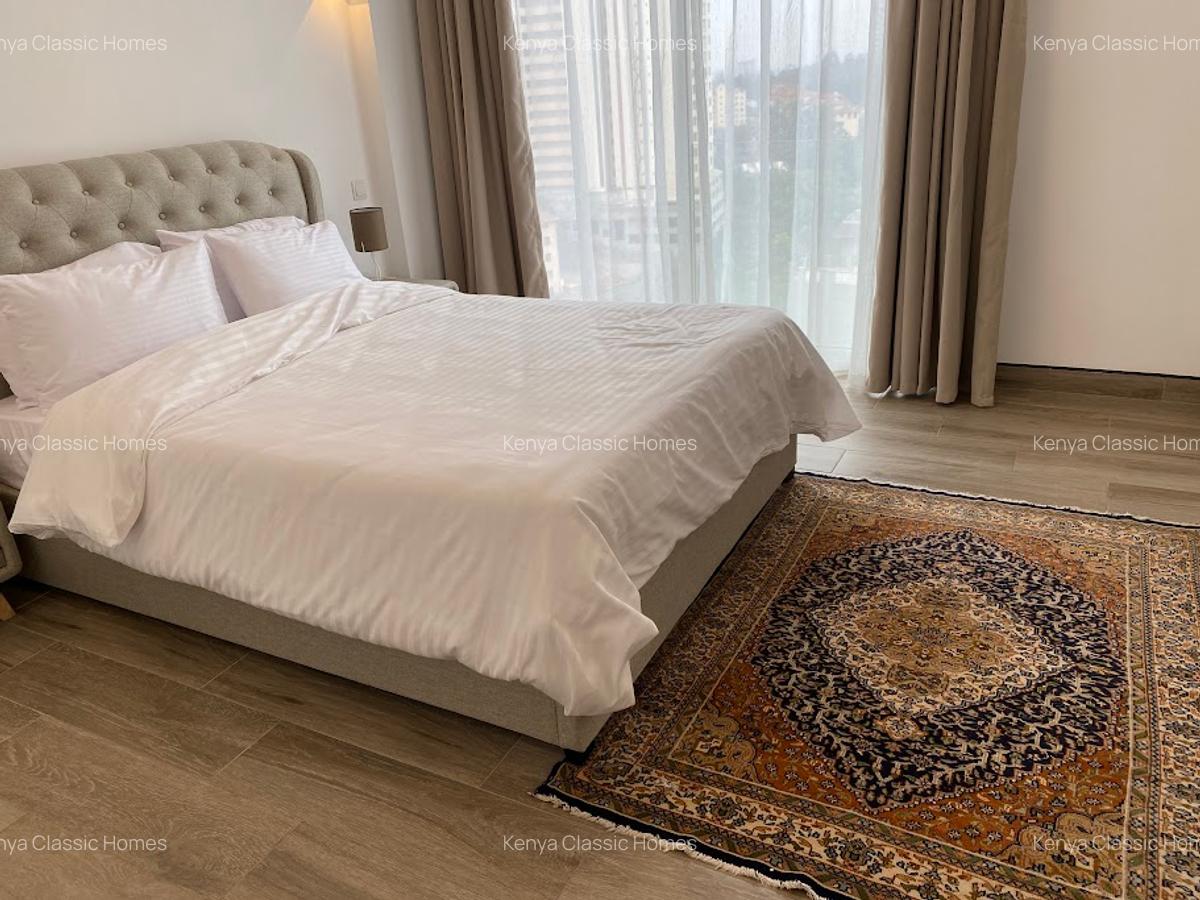 Serviced 3 Bed Apartment with En Suite at Denis Pritt - 16