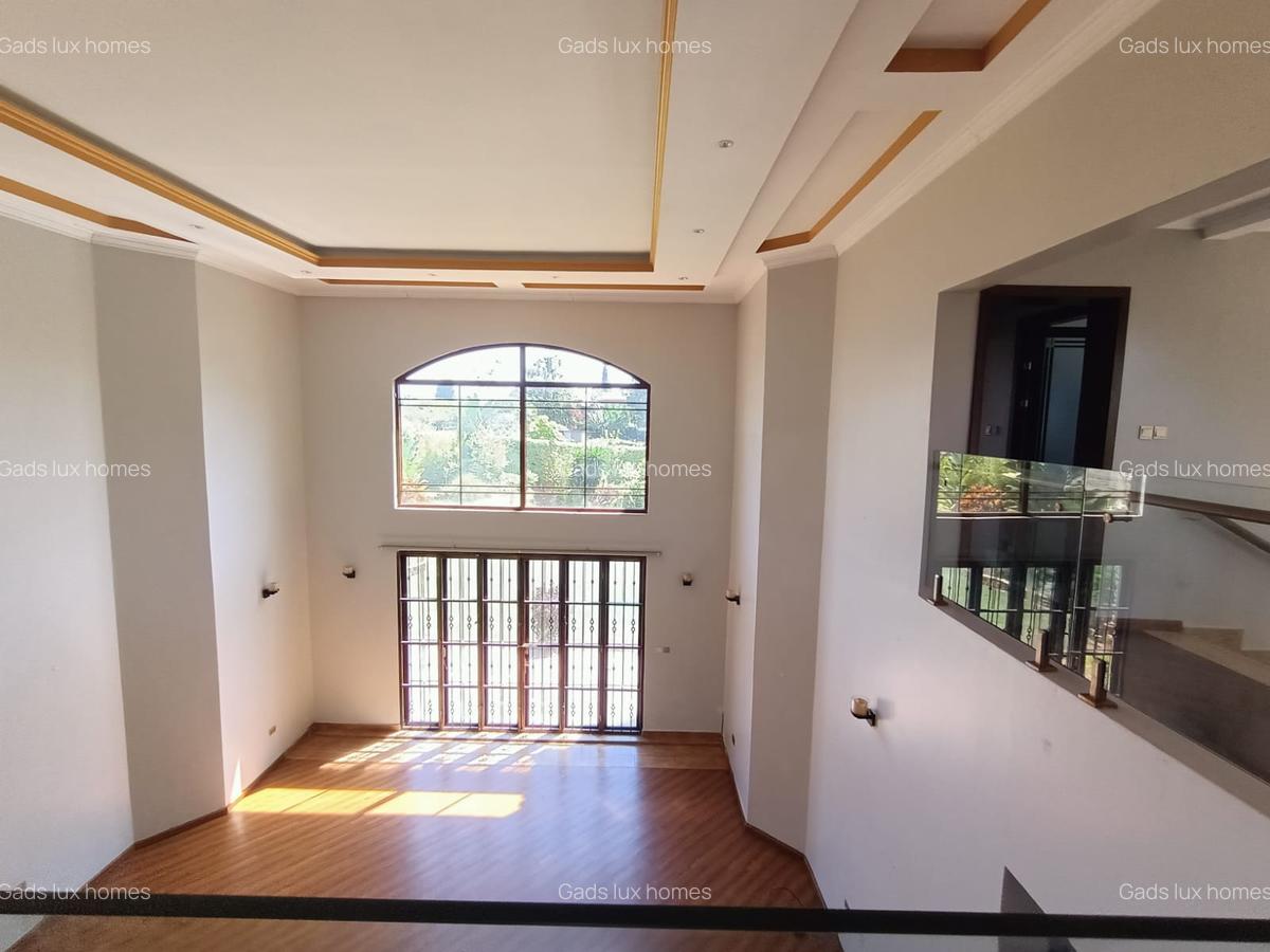 5 Bed Townhouse with En Suite at Muthaiga - 11