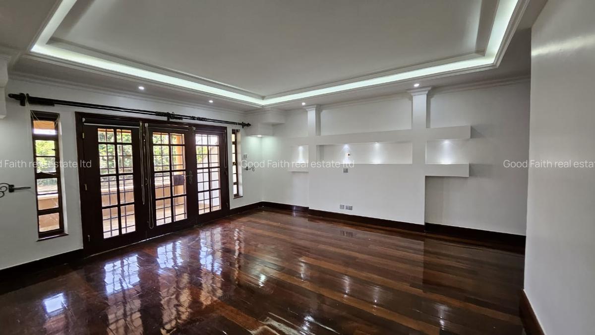 5 Bed House with En Suite in Runda - 17