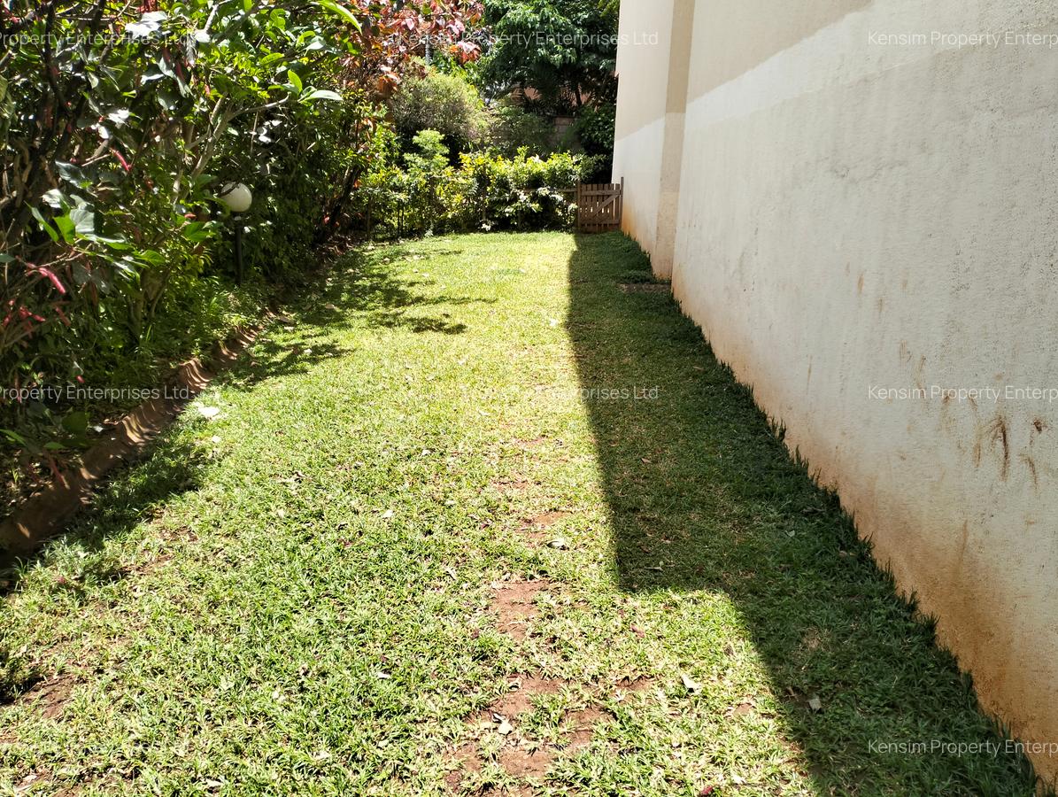 5 Bed Townhouse with En Suite in Brookside - 18