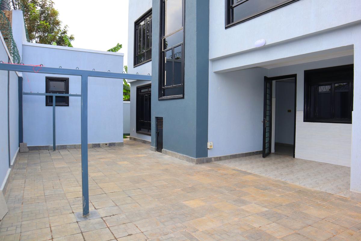 4 Bed House with En Suite at Mugutha Area - 4