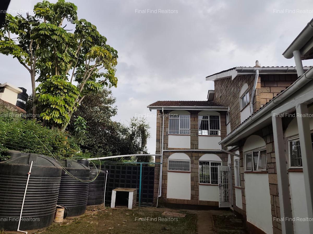 6 Bed House with En Suite in Garden Estate - 1