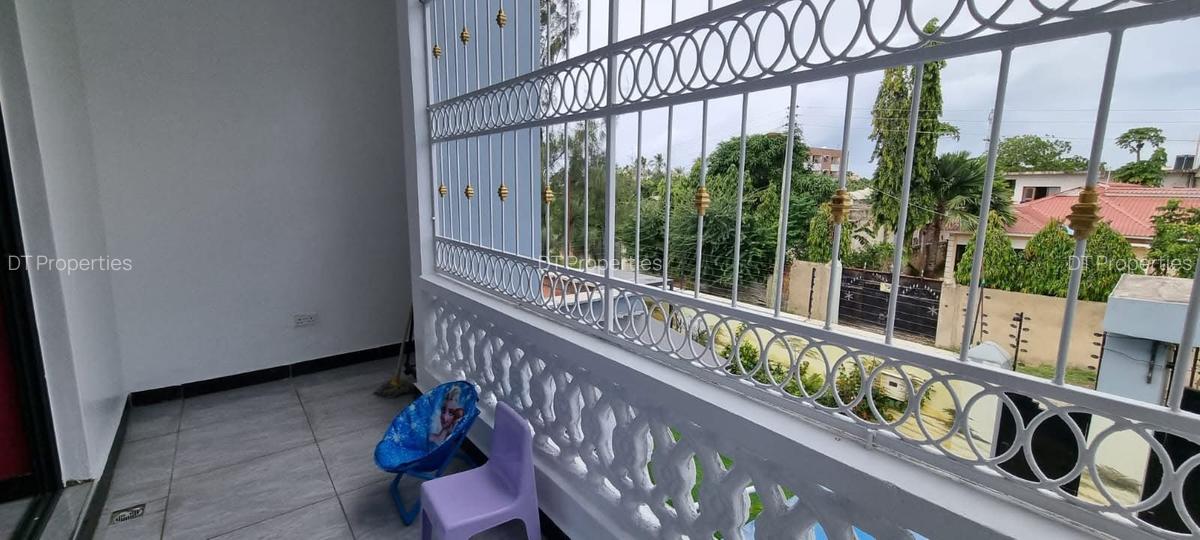 6 Bed House with En Suite at Bamburi - 14