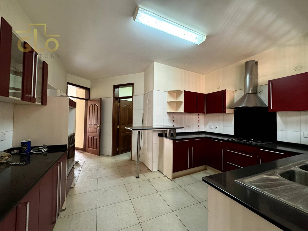 3 Bed Apartment with En Suite in Rhapta Road - 10