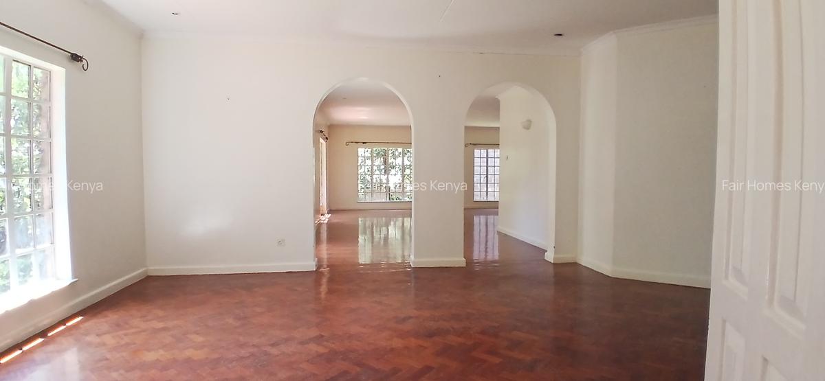 4 Bed House with En Suite at Lavington Green - 19