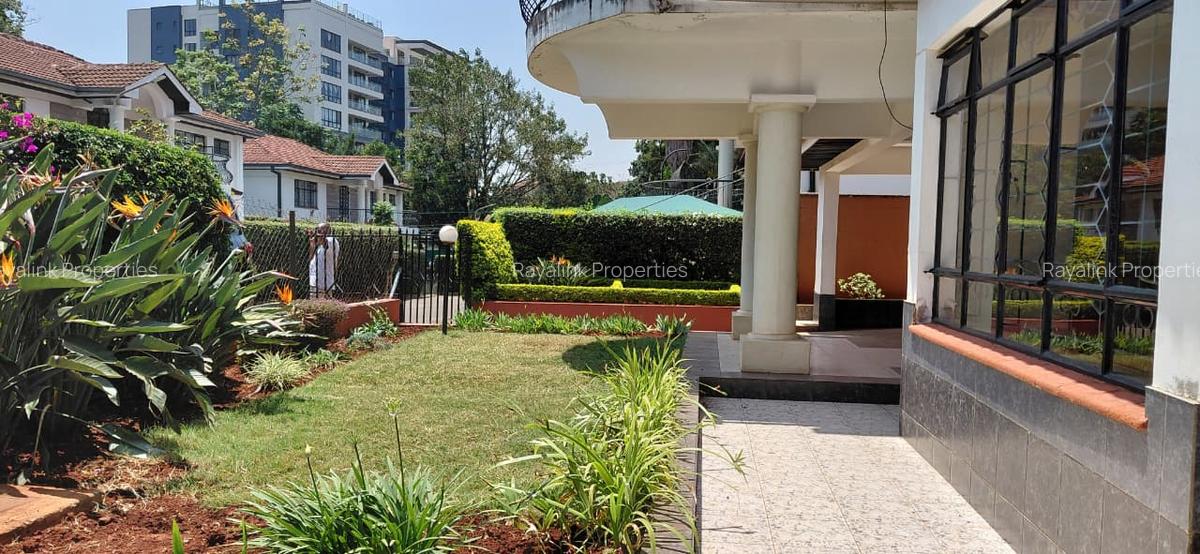 4 Bed Townhouse with En Suite at Grivellea - 2