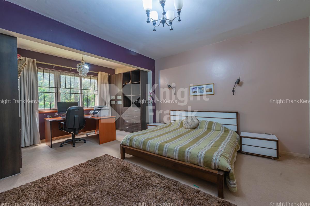 5 Bed House with En Suite at Kauria Close - 11