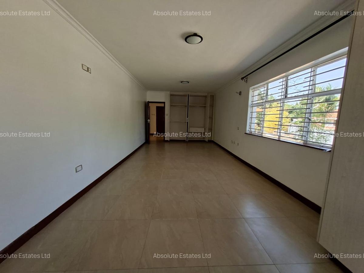 4 Bed Villa with Garden in Runda - 10