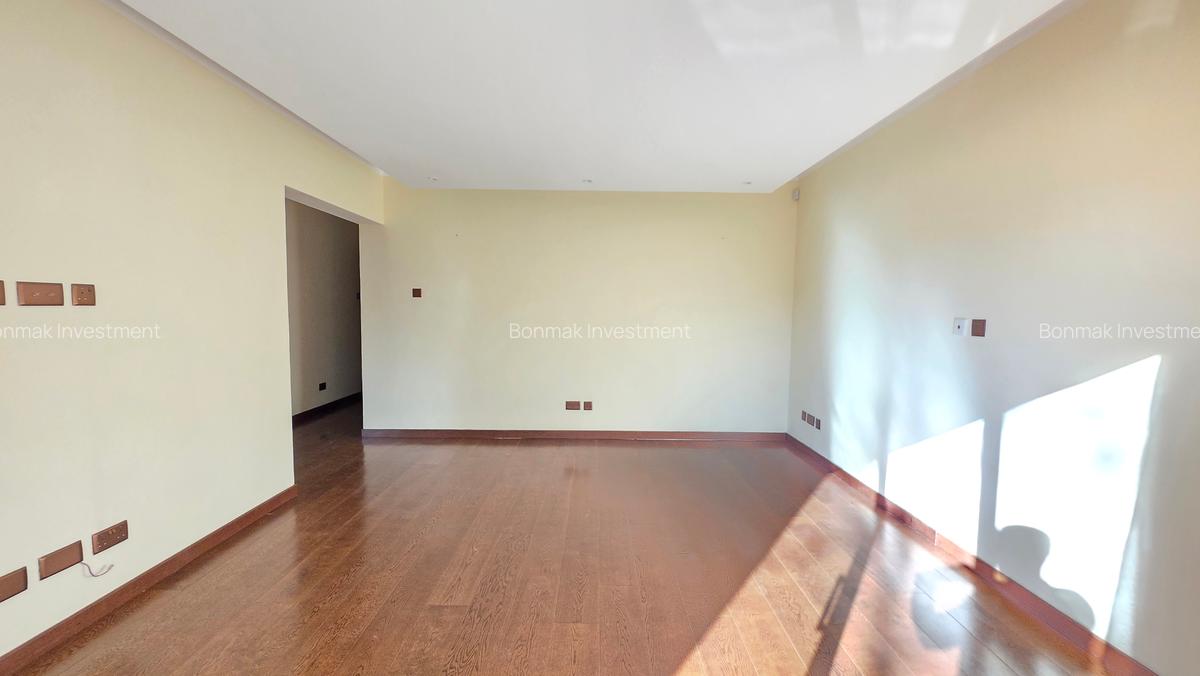 5 Bed Townhouse with En Suite at Karbaserian Avenue - 8