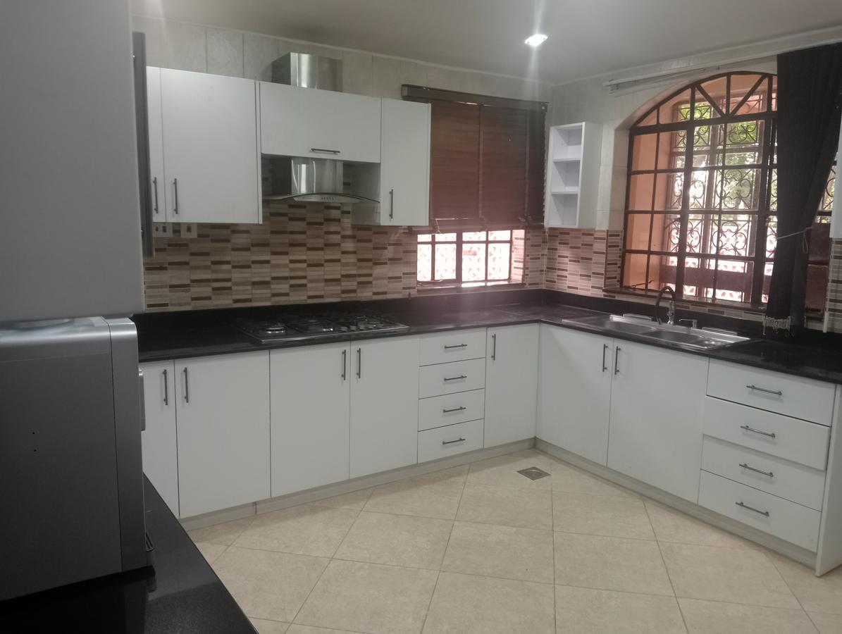 4 Bed House with En Suite at Runda - 1