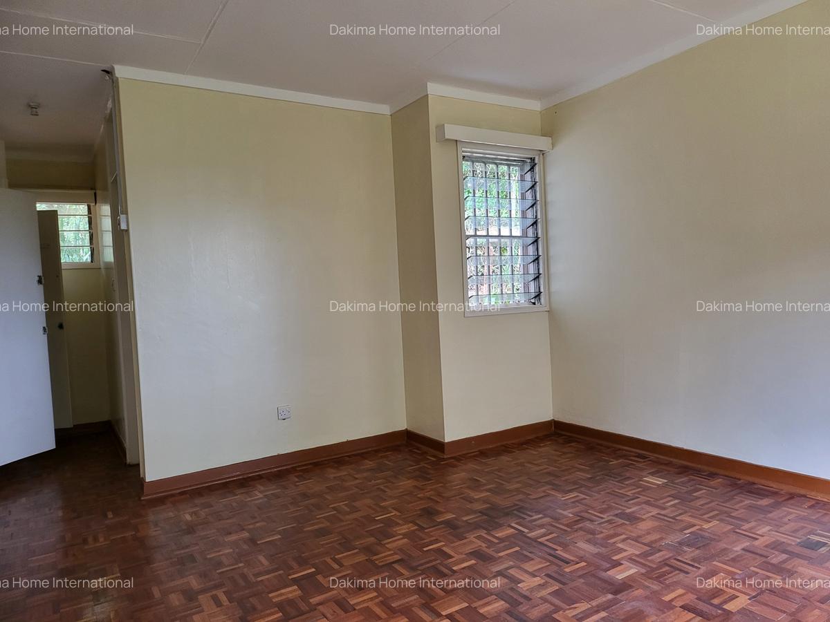 4 Bed House with En Suite in Loresho - 11