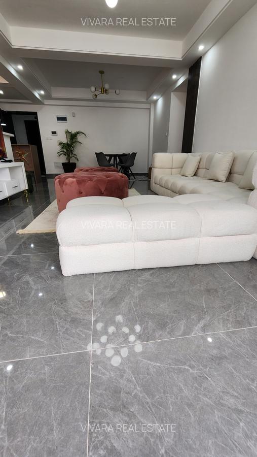 Serviced 2 Bed Apartment with En Suite at River - 9