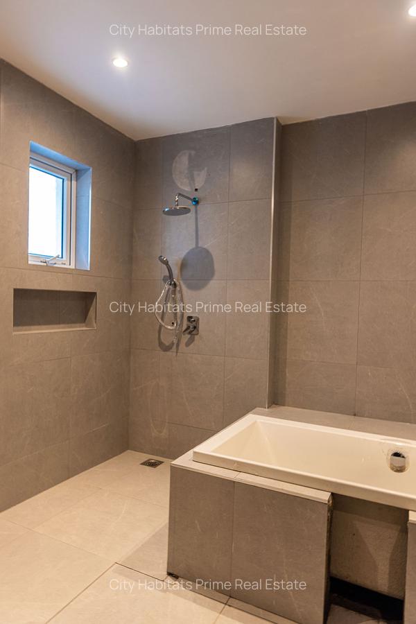 4 Bed Apartment with En Suite in Westlands Area - 15