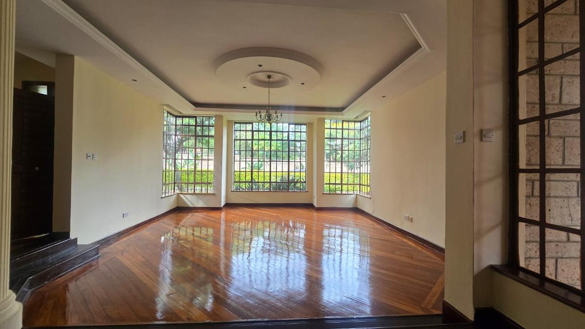 5 Bed Townhouse with En Suite in Lavington - 16