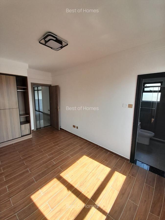 2 Bed Apartment with En Suite in Lavington - 11