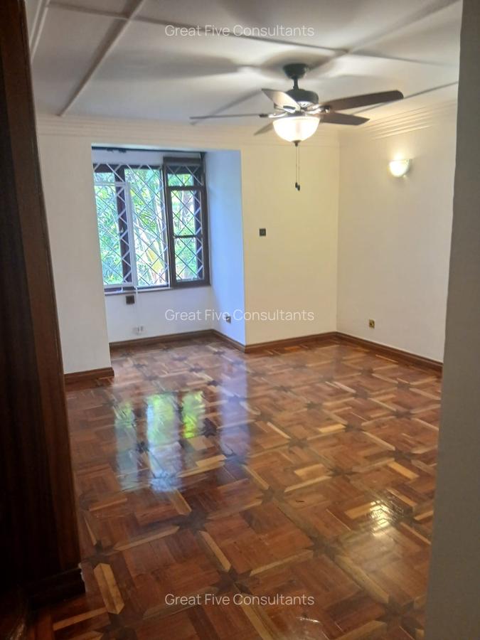 4 Bed Villa with En Suite in Runda - 12