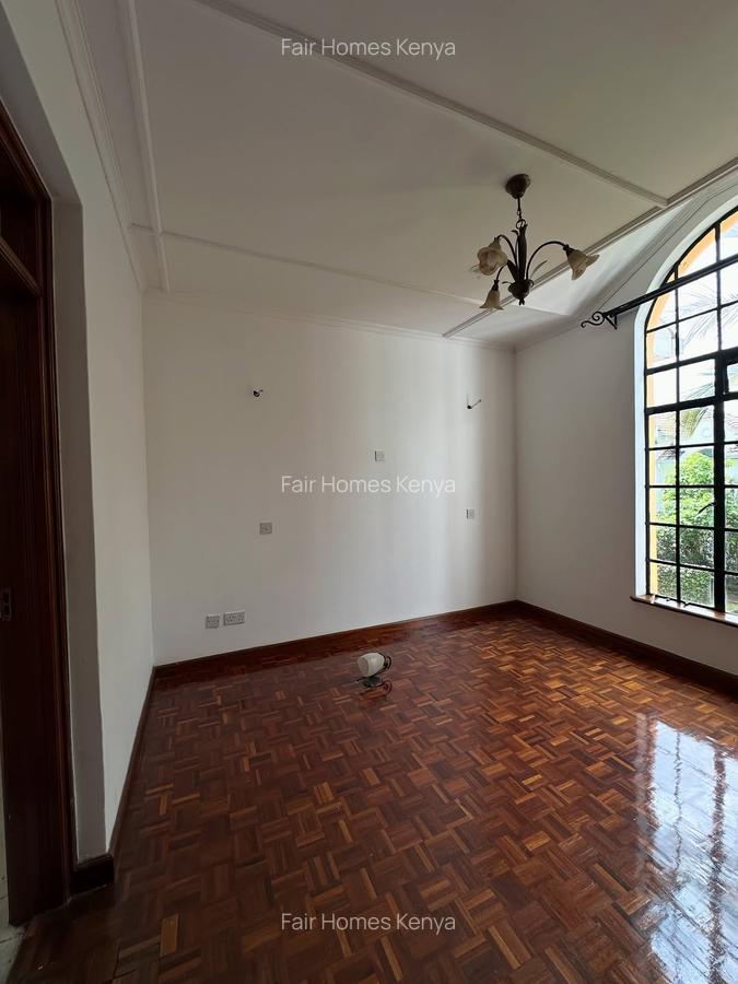 4 Bed Townhouse with En Suite at Lavington Green - 17