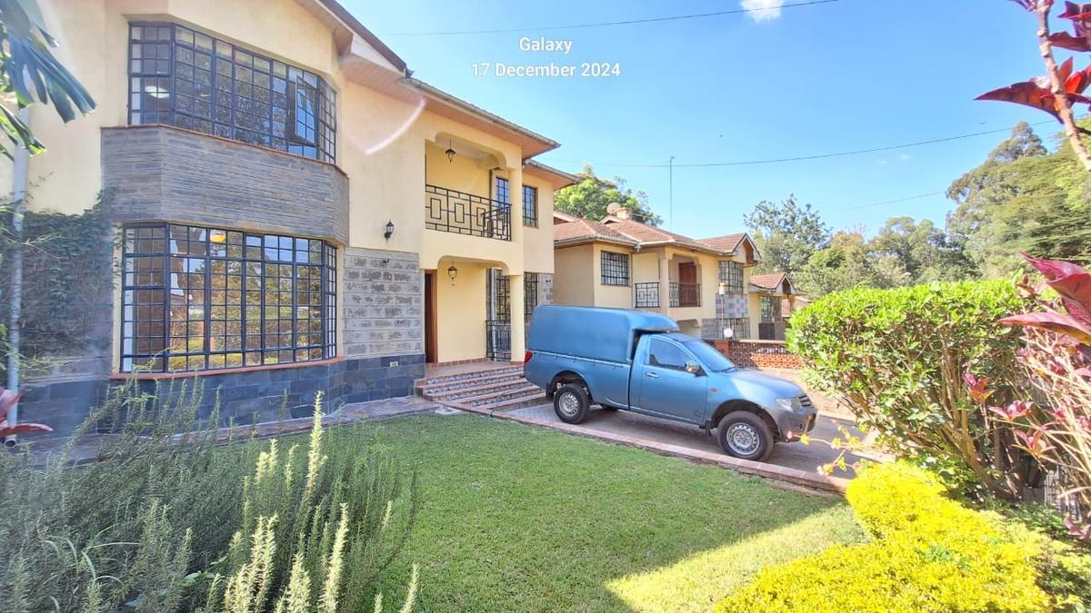 4 Bed Townhouse with En Suite at Lavington Green - 1