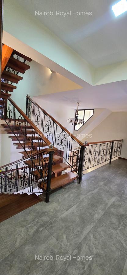 5 Bed Townhouse with En Suite at Lavington Green - 8