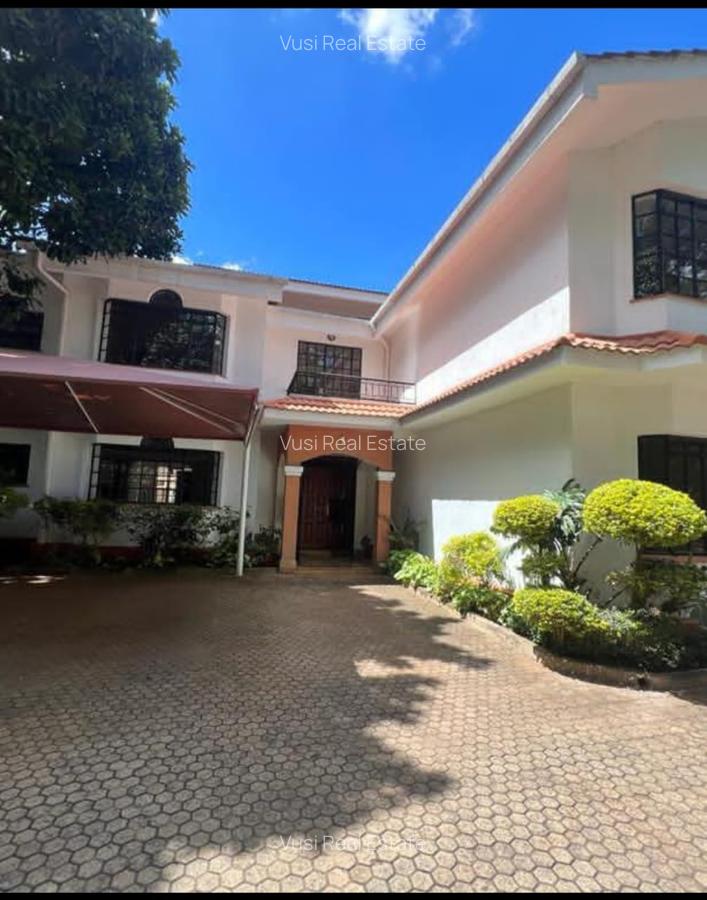 5 Bed Townhouse with En Suite in Lavington - 3